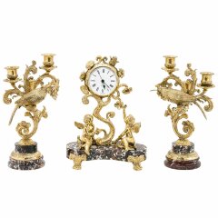 Позолоченные часы из бронзы «Колибри» с канделябрами на натуральном камне (креноид)