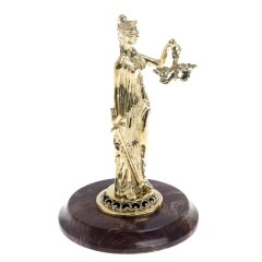 Сувенирная фигурка «Фемида» на камне лемезит в подарок адвокату