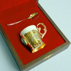 Кофейная чашка «Агат» с позолоченным подстаканником