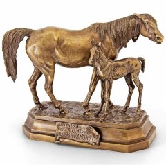 Скульптурная статуэтка «Арабская кобыла Шарракия с жеребёнком»
