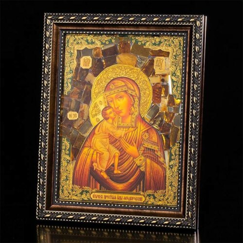 Янтарная икона «Божья Матерь Феодоровская» в багете