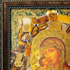 Янтарная икона «Божья Матерь Феодоровская» в багете