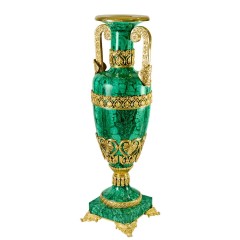 Напольная ваза из камня малахит «Лутрофор» для стильного интерьера дома
