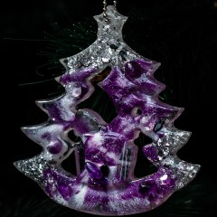 Ёлочная игрушка «Ёлка» из аметиста в подарок к новому году