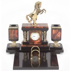 Настольный набор «Вздыбленный конь» (яшма)