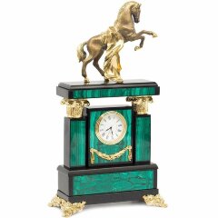 Настольные часы из малахита «Конь с попоной»