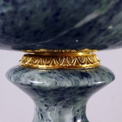 Большая ваза «Классическая» из натурального камня змеевик для интерьера дома