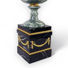 Большая ваза «Классическая» из натурального камня змеевик для интерьера дома