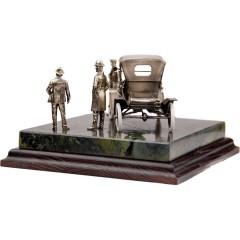 Сувенирная диорама «Генри Форд и модель Т»