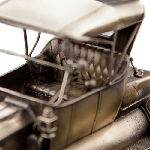 Сувенирная диорама «Генри Форд и модель Т»