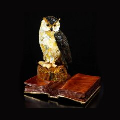 Сувенир из натурального янтаря «Сова с книгой» в подарок