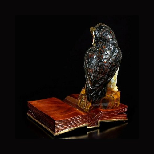 Сувенир из натурального янтаря «Сова с книгой» в подарок
