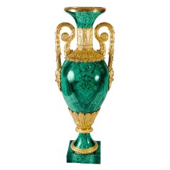 Настольная ваза из камня малахит «Елена» для стильного интерьера