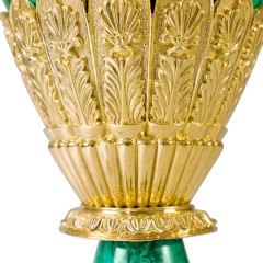 Настольная ваза из камня малахит «Елена» для стильного интерьера