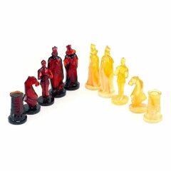 Шахматные фигуры «Графские» из янтаря