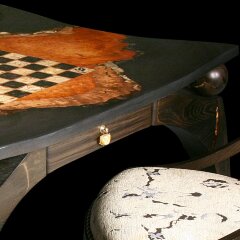 Шахматный гарнитур «Янтарное пламя» из морёного дуба и янтаря