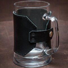 Стеклянная пивная кружка «Пиво это диво» в оплетке из кожи