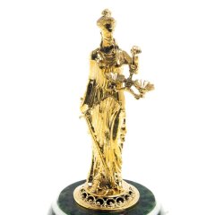 Кабинетная фигурка «Фемида» на камне змеевик в подарок адвокату