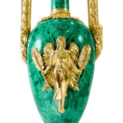 Настольная ваза из камня малахит «Полина» для стильного интерьера