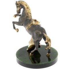 Бронзовая статуэтка «Конь на дыбах» на подставке из нефрита