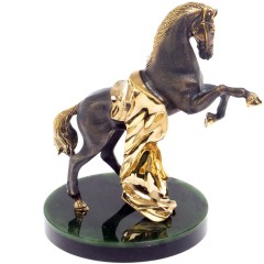 Бронзовая статуэтка «Конь на дыбах» на подставке из нефрита
