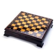 Шахматный ларец с фигурами «Черное и белое» из дерева янтаря