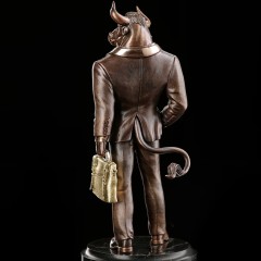 Бронзовая статуэтка «Бык деловой» в подарок руководителю