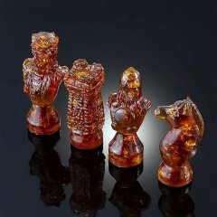 Шахматные фигуры «Имперские» из янтаря