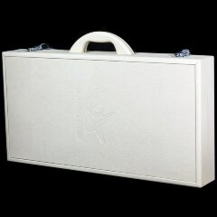 Красивые нарды «Лев» из морёного дуба и янтаря