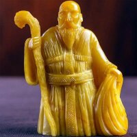 Резная фигурка «Монах с посохом» из натурального янтаря для интерьера дома