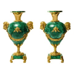 Настольная ваза из камня малахит «Лев» в подарок мужчине для интерьера