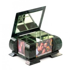 Подарочная шкатулка из камня змеевик «Фоторамка» для украшений