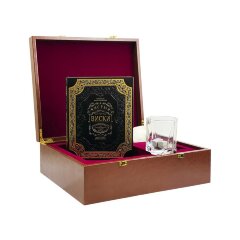 Подарочный набор книги «Виски. Путеводитель» со стаканом и камнями для охлаждения