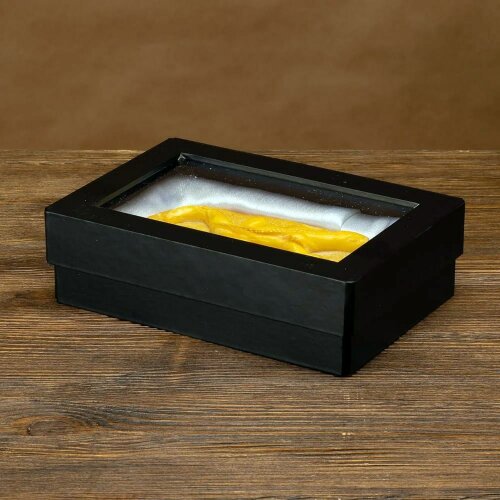 Резная фигурка «Ящерица» из натурального янтаря для интерьера дома