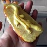 Резная фигурка «Ящерица» из натурального янтаря для интерьера дома