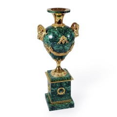 Настольная ваза из камня малахит «Козерог» в подарок мужчине для интерьера