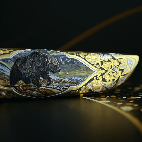 Подарочный нож «Медведь» из дамасской стали в подарок охотнику