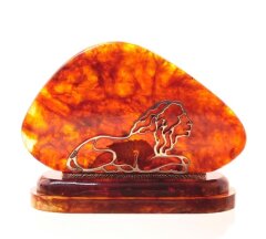 Настольная визитница из янтаря «Лев»