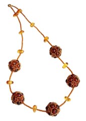 Янтарное колье-бусы «Ягодка»