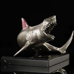Интерьерная композиция из бронзы «Акула бизнеса» в подарок бизнесмену