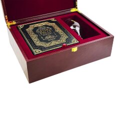 Подарочный набор книги «Вино. Путеводитель» с фужером для вина и штопором