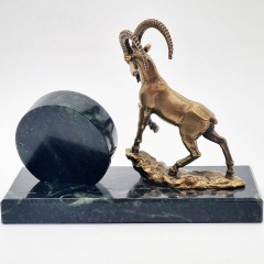 Настольный сувенир часы «Горный козел» из бронзы на камне — новогодние подарки как символ 2027 года козы и овцы