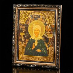 Подарочная икона «Матрона Московская» из янтаря в багете