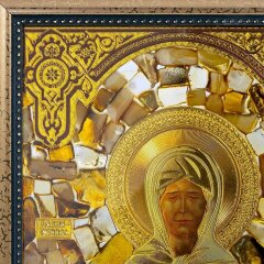 Подарочная икона «Матрона Московская» из янтаря в багете