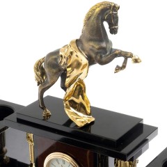 Настольный набор из яшмы «Конь с попоной» в подарок руководителю