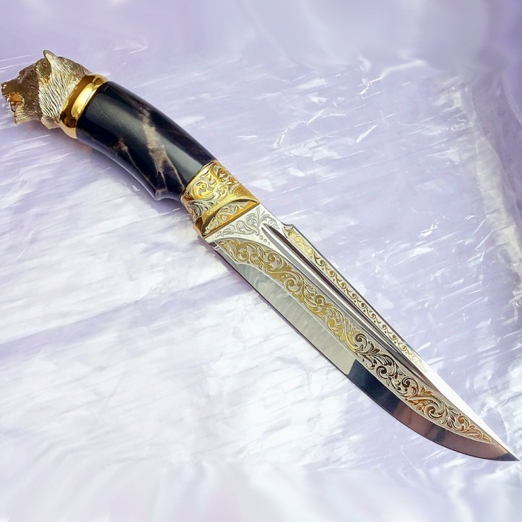Коллекционный нож «Медведь» с позолоченным клинком из булатной стали
