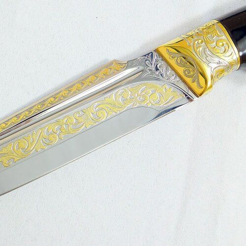 Коллекционный нож «Медведь» с позолоченным клинком из булатной стали