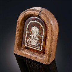 Православная икона «Святая Матрона» из дуба и янтаря