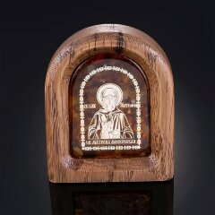 Православная икона «Святая Матрона» из дуба и янтаря