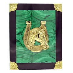 Позолоченная подкова с лошадью «На счастье и удачу» — панно из натурального камня малахит